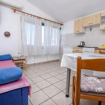 Apartament Karleusa *