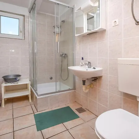 Apartament Karleusa *