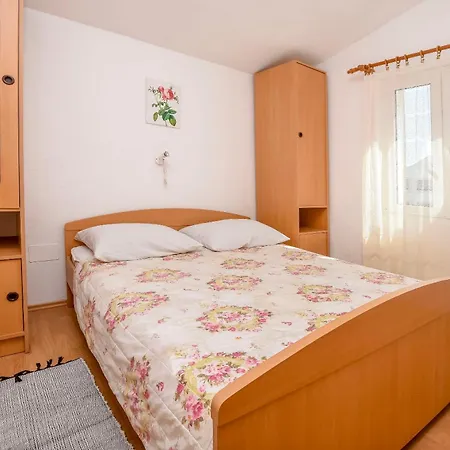 Apartament Karleusa