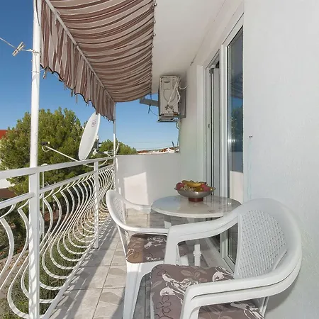 Karleusa * רוגוזניצה